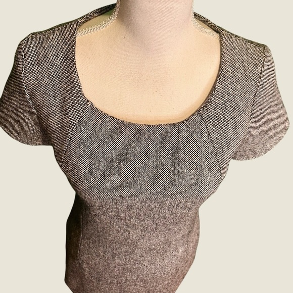 BCBGMaxAzria Black & White Tweed Scoopneck Short Sleeve
Mini Shift Dress Size M - Picture 3 of 13